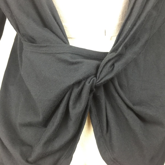 Fabletics twist back shirt. Open back shirt - Picture 4 of 8